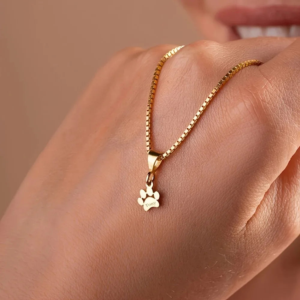 Personalisierte Pfoten-Halskette - mit Namen graviert